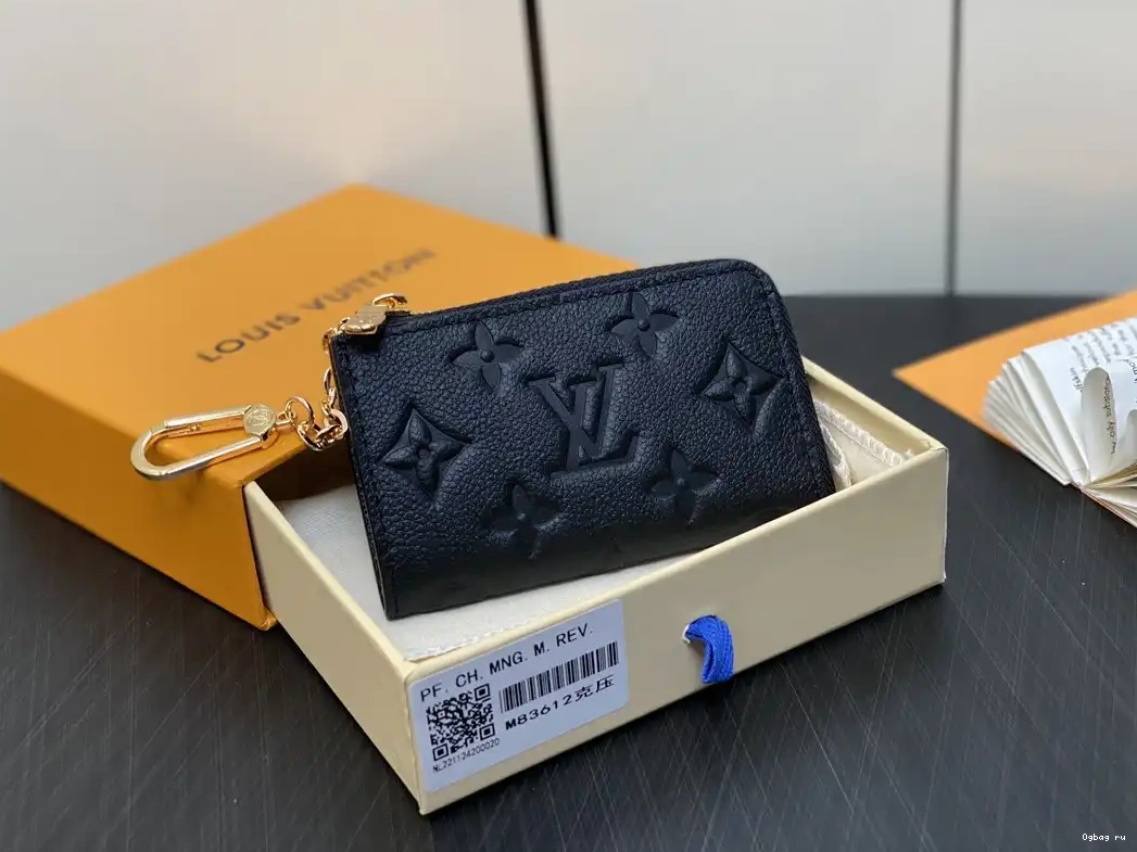 Noa LOUIS WALLET-11*7*1.5cm VUITTON 0702